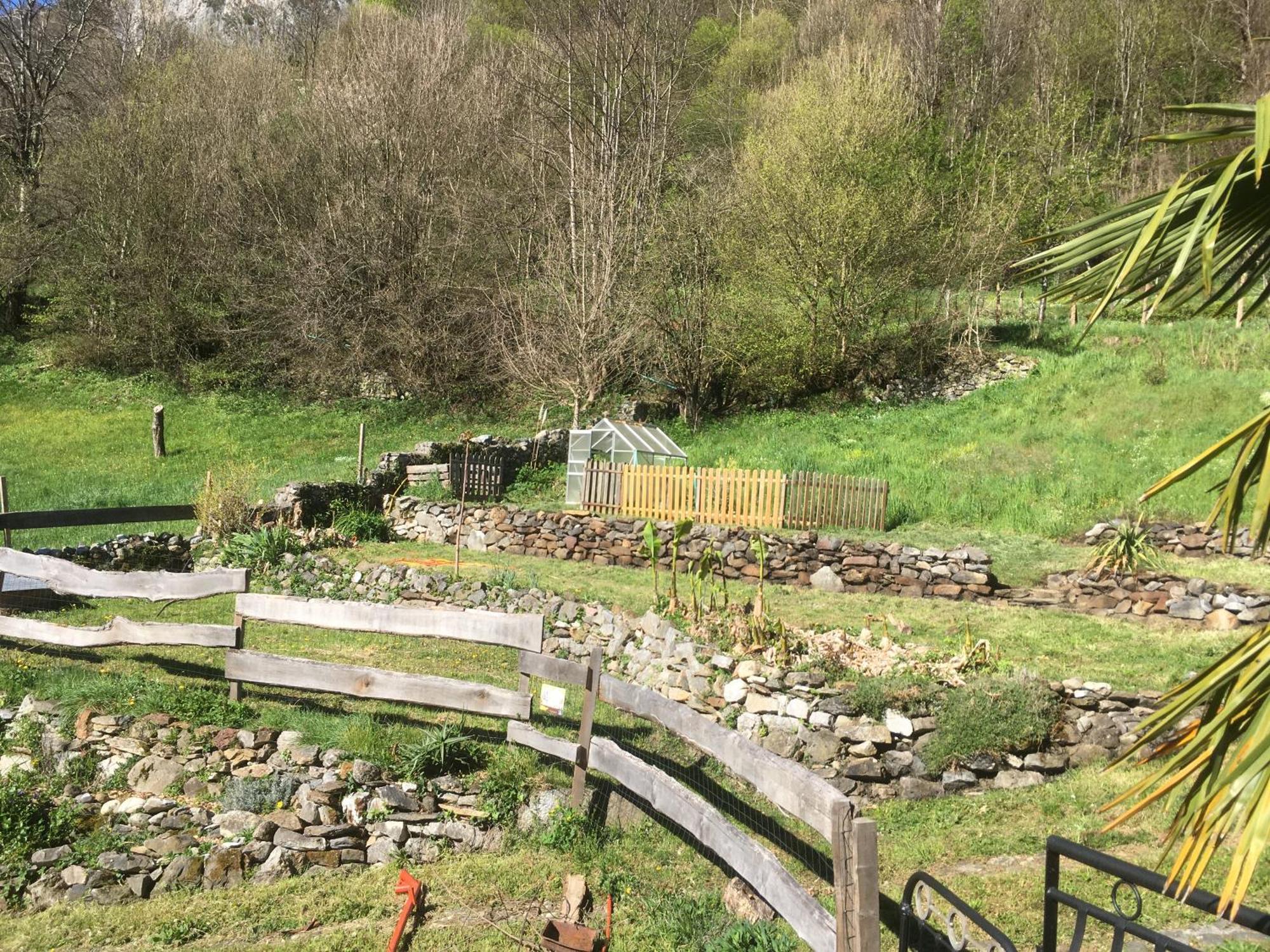 La Auarje: Appartement Avec Jardin & Terrasse Cierp Esterno foto