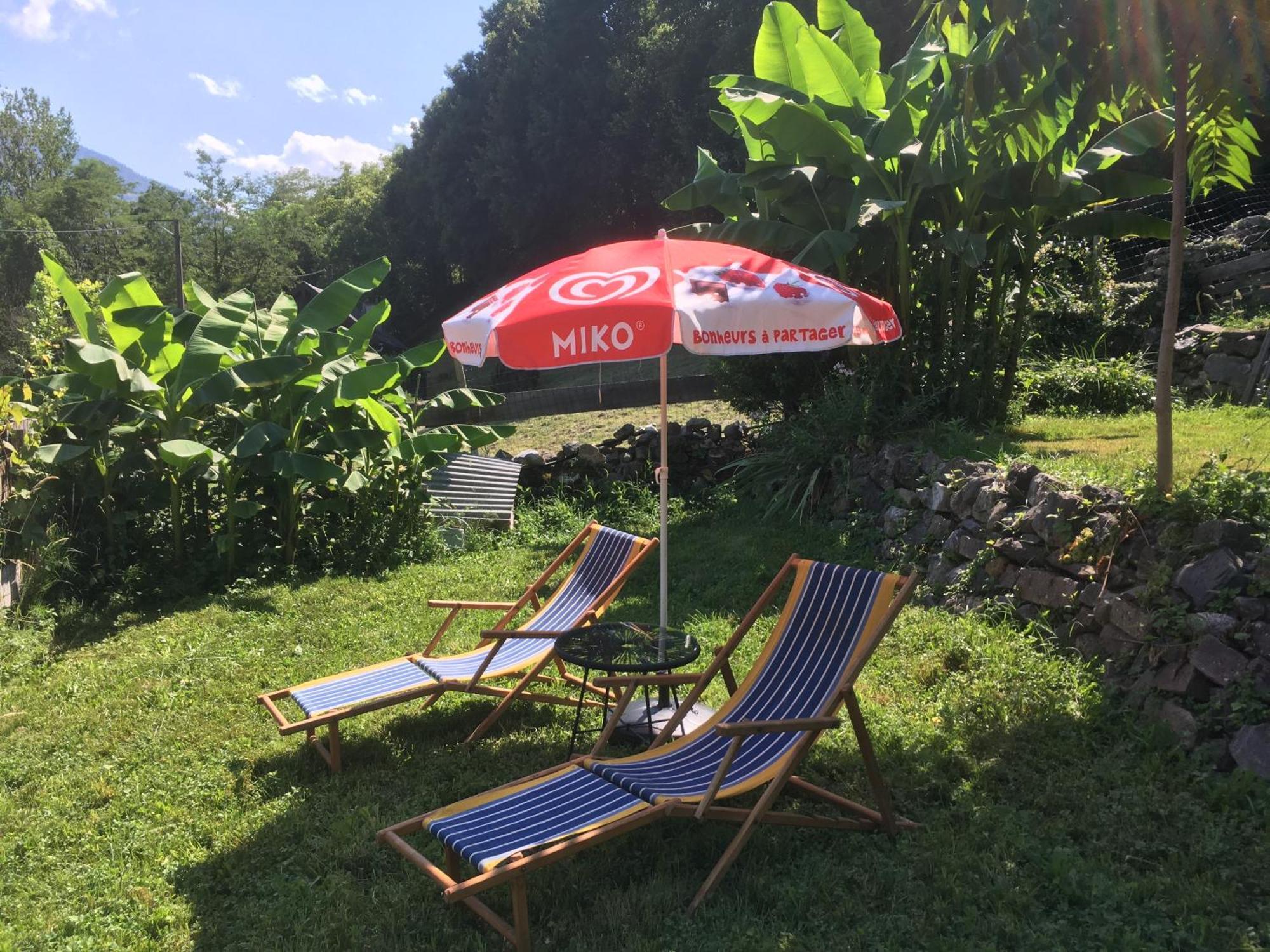 La Auarje: Appartement Avec Jardin & Terrasse Cierp Esterno foto